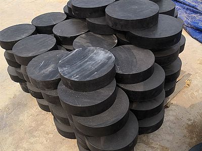 阳信县板式橡胶支座由若干层橡胶片与薄钢板经加压硫化